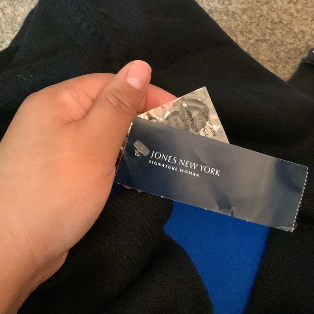Jones New York Black Sweater - Picture 6 of 8